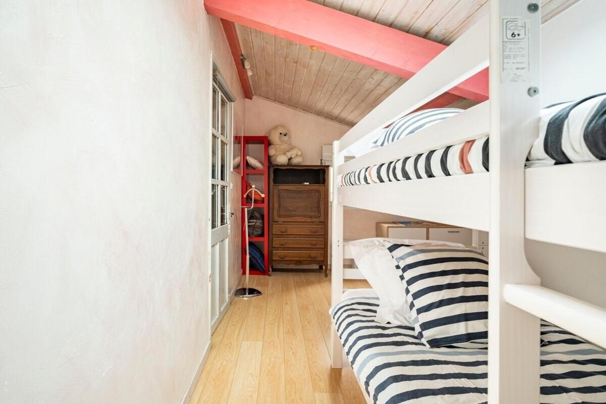 La Villa Moursoise 4 Etoiles 外观 照片