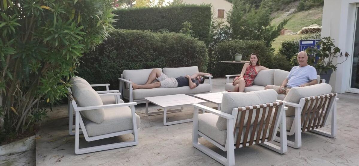La Villa Moursoise 4 Etoiles 外观 照片