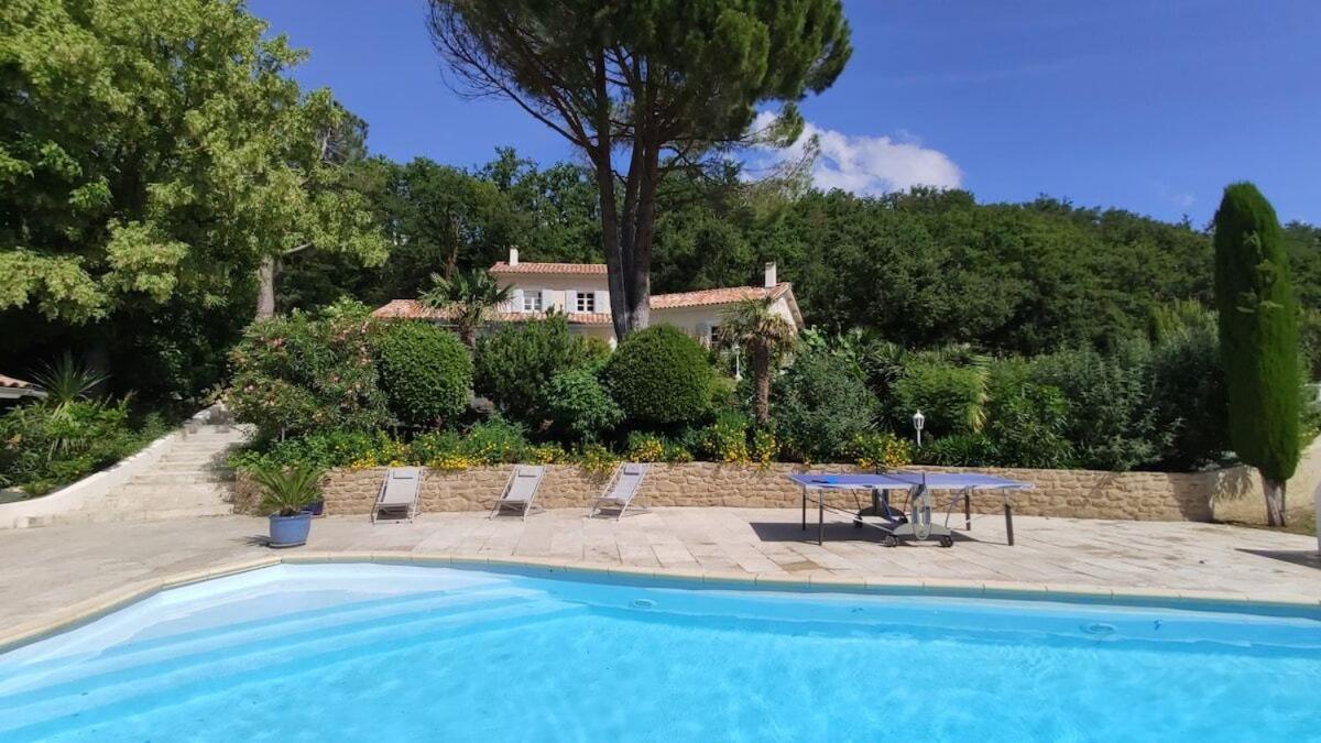 La Villa Moursoise 4 Etoiles 外观 照片