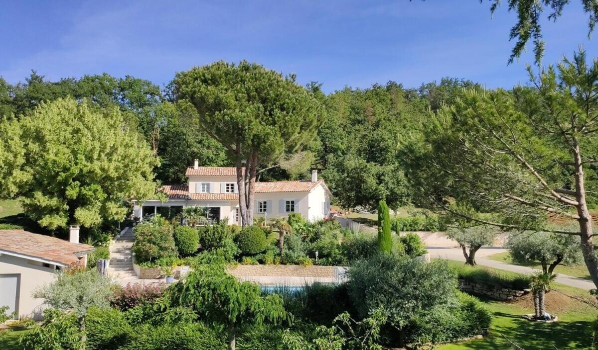 La Villa Moursoise 4 Etoiles 外观 照片