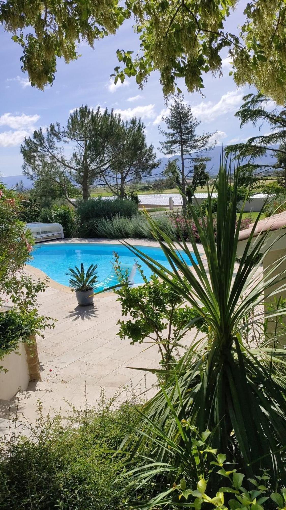 La Villa Moursoise 4 Etoiles 外观 照片