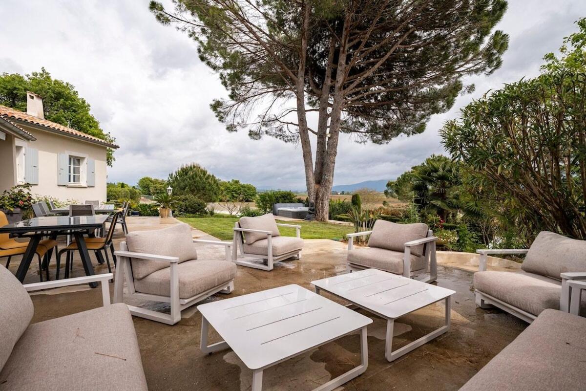 La Villa Moursoise 4 Etoiles 外观 照片