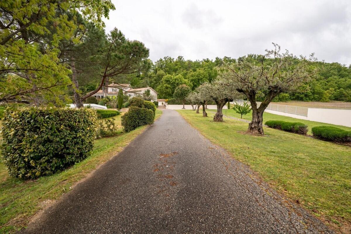 La Villa Moursoise 4 Etoiles 外观 照片