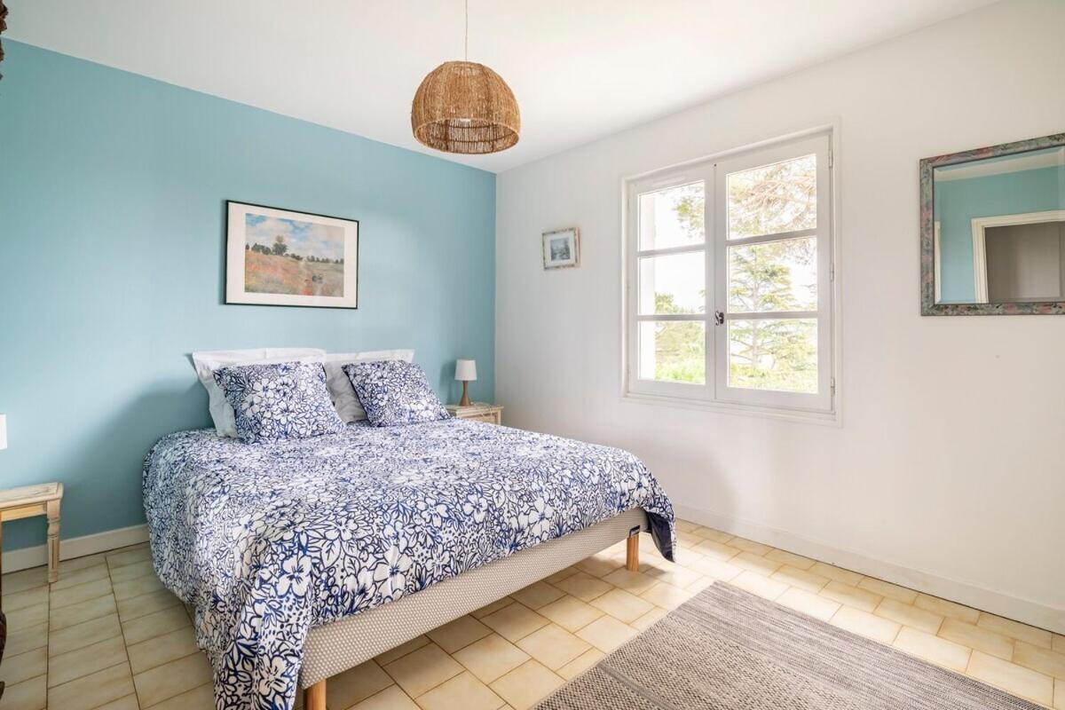 La Villa Moursoise 4 Etoiles 外观 照片