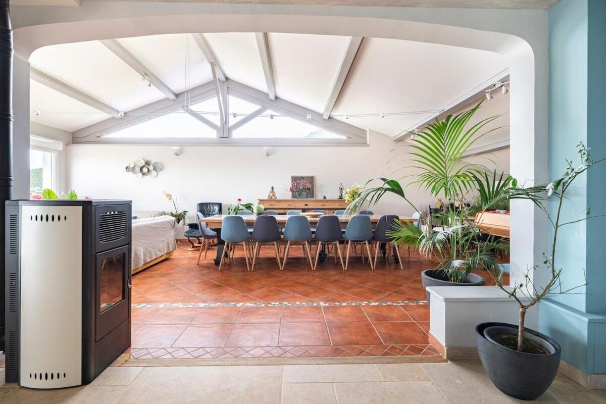La Villa Moursoise 4 Etoiles 外观 照片
