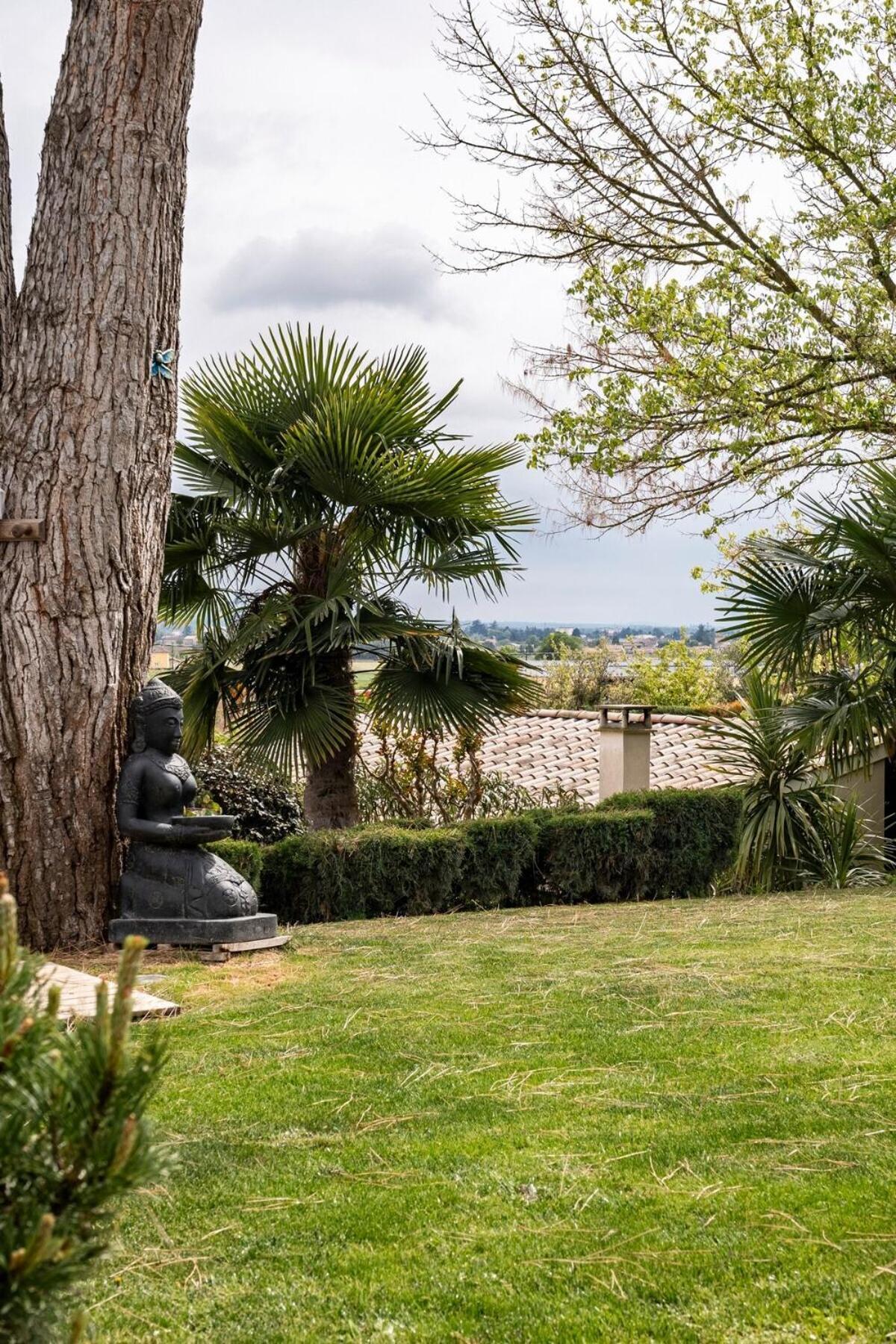 La Villa Moursoise 4 Etoiles 外观 照片