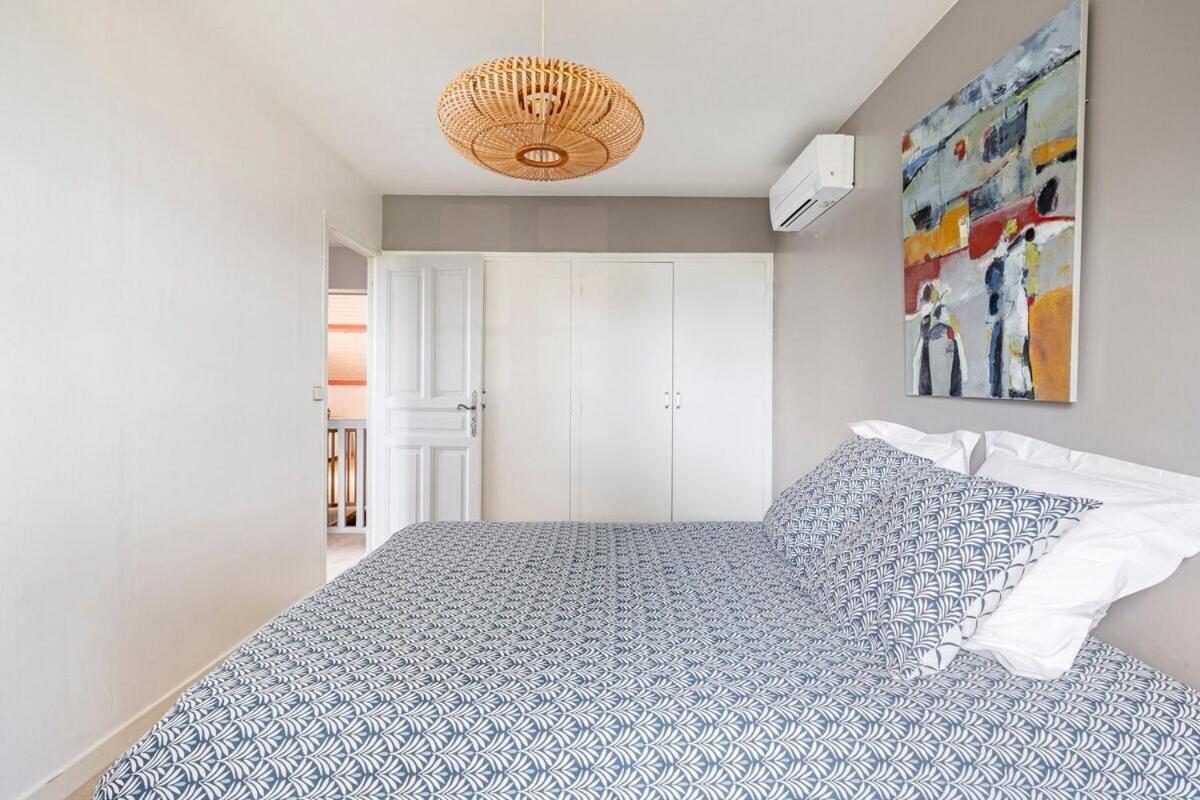 La Villa Moursoise 4 Etoiles 外观 照片