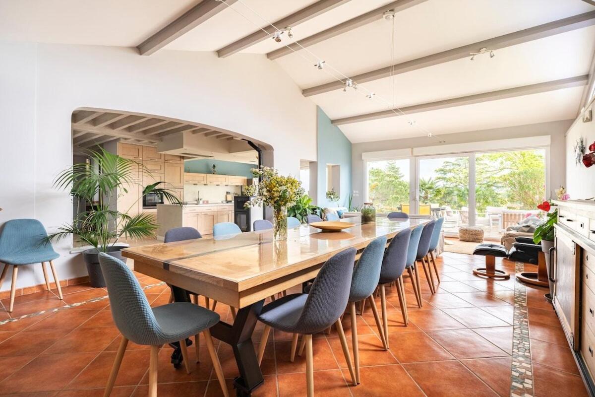 La Villa Moursoise 4 Etoiles 外观 照片