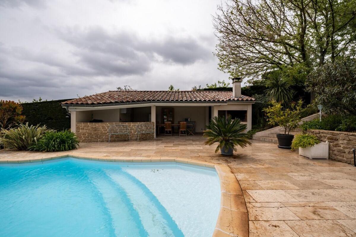 La Villa Moursoise 4 Etoiles 外观 照片